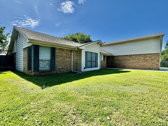 Photo - 2110 Oak Creek Cir Casa