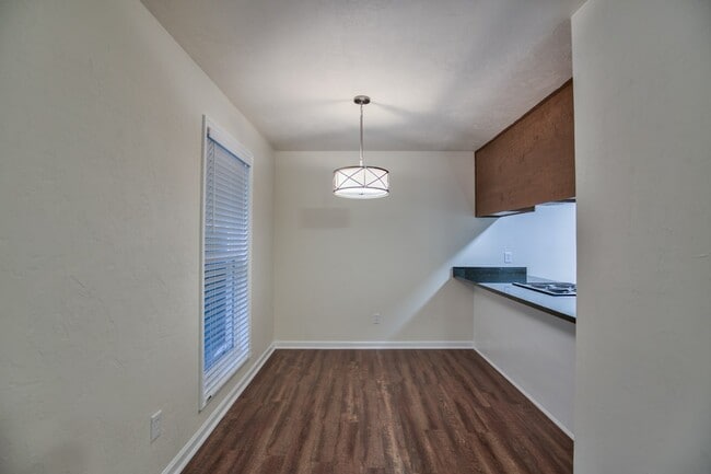 Photo - 1219 Crestview Ave