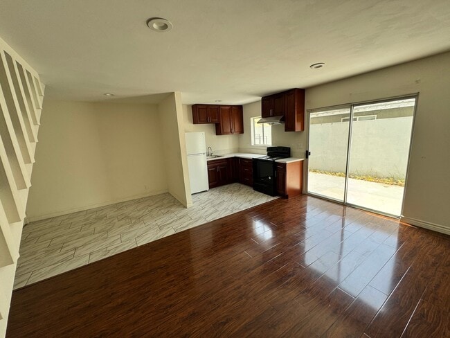 Photo - 293 N Hill Ave Unidad 3