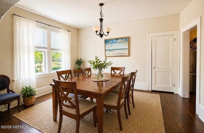 Photo - 1765 Canterbury St