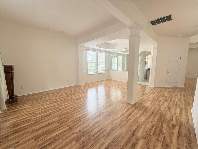 Photo - 902 Waterside Dr