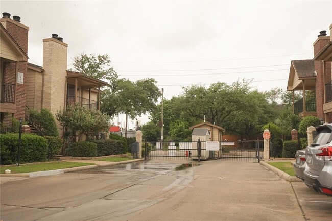 Photo - 2121 Hepburn St