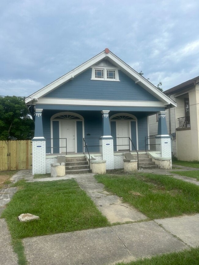 Building Photo - 2428-2430 Clover Street Unit 2430
