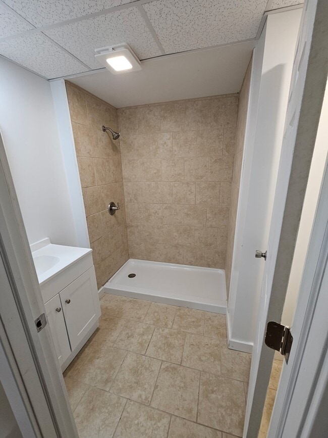 215 E Front St Unit D
