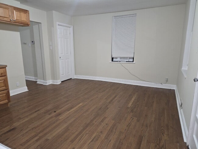 Photo - 7707 Vermont Ave