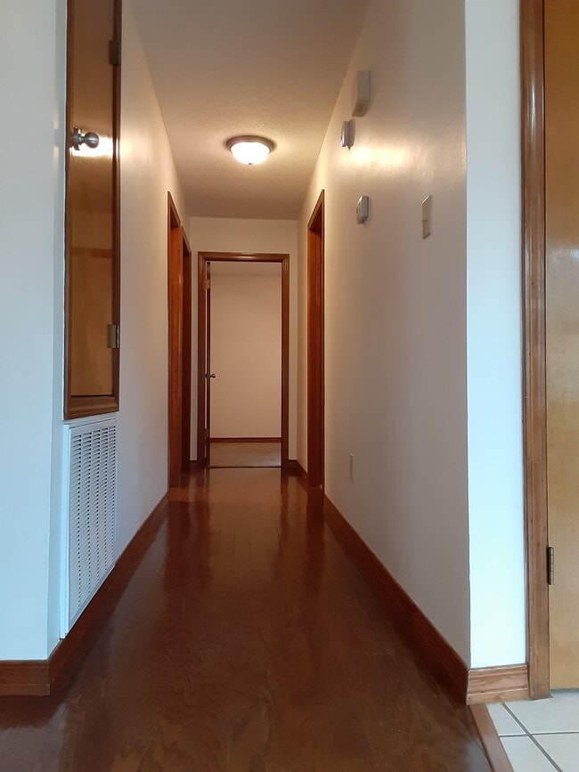 Photo - 1933 Estival St