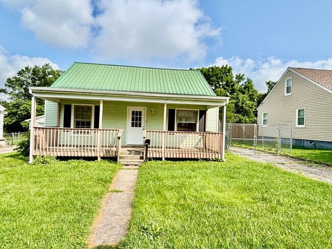 The "More Room to Roam" House: 4 Beds, 2 B... - The "More Room to Roam" House: 4 Beds, 2 B...