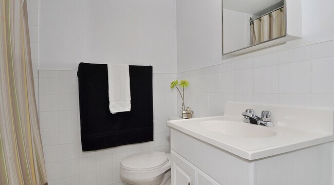 Building Photo - Central Park Terrace (A) Unit 00401