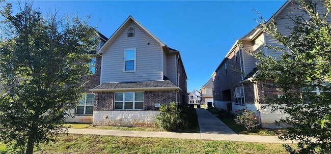 Photo - 2139 Big River St