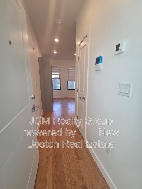 Photo - 165 Hawthorne St Unidad U-204