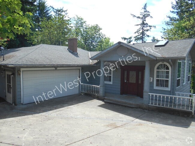 Building Photo - Large 3 Bed+ Bonus Room SW Pdx Home, Natur...
