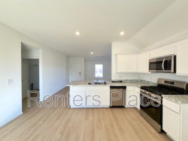 Photo - 1111 Raven Dr