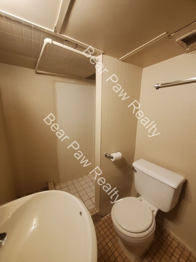 1114/18 Converse Ave