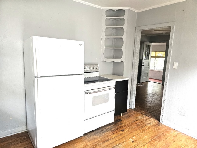 Photo - 1730 Ridgewood Ave