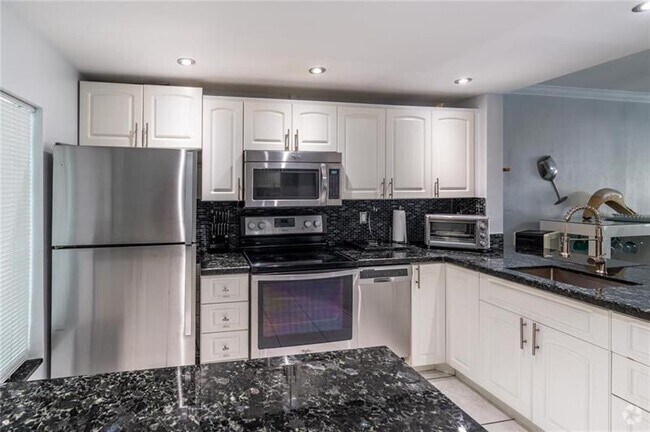 Building Photo - 470 Paradise Isle Blvd Unit 105 Rental