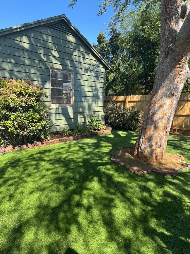 Photo - 13345 Burbank Blvd Unit Main house