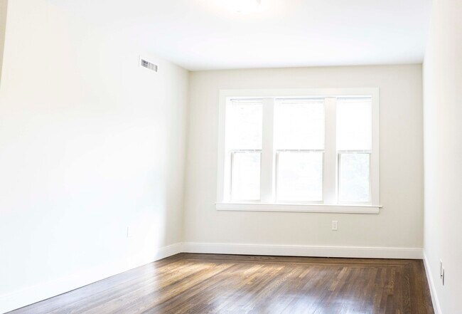 Photo - 2021 Commonwealth Ave Unidad 2