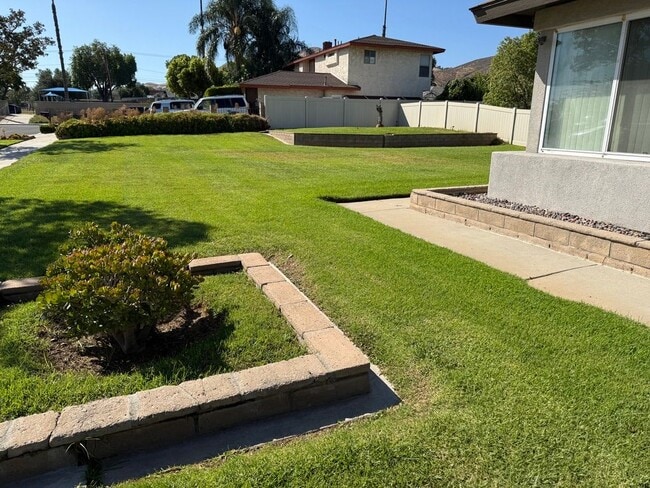 Photo - 3424 Pickwick St