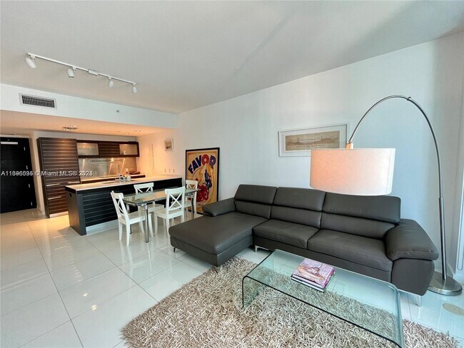 Photo - 200 Biscayne Boulevard Way