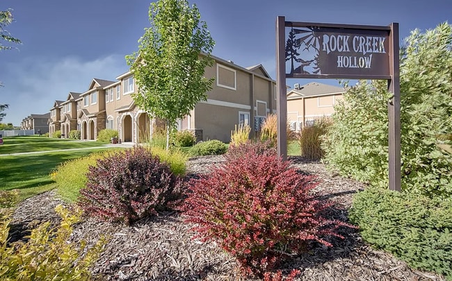 Photo - Beautiful 3 Bed, 2.5 bath Townhome with Attached 2 Car Garage in Rock Creek