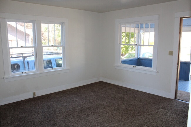 2344 Orchard Ave