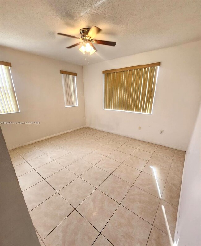 Photo - 9203 Fontainebleau Blvd Unidad 101