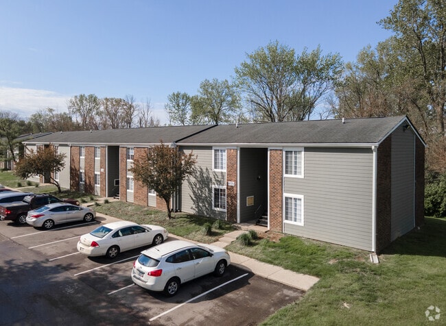Pickwick Farms Apartments