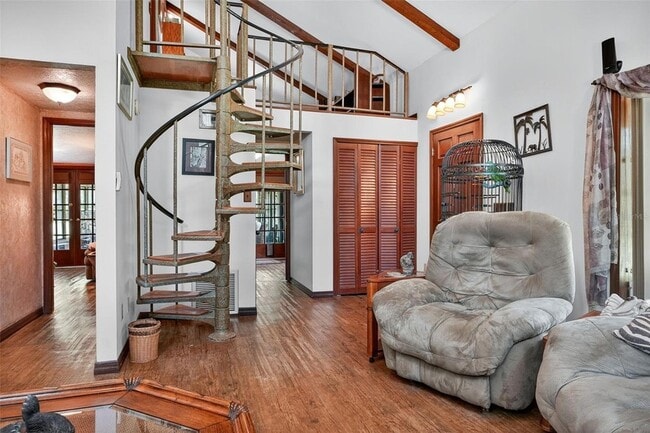 Photo - 1517 Manor Way