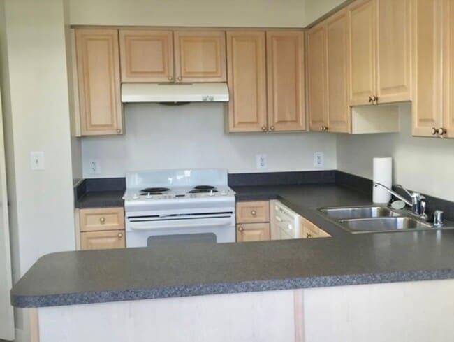 Photo - Sun-filled 2 Bed 2 Bath Condo With Sunroom...