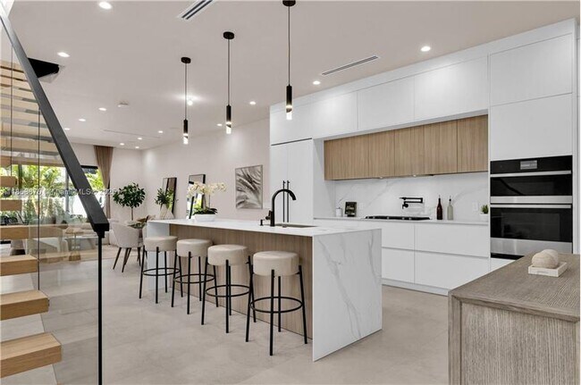 Photo - 921 NE 17th Terrace