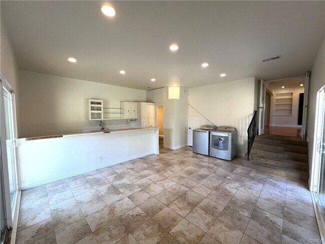 Photo - 8322 Regis Way