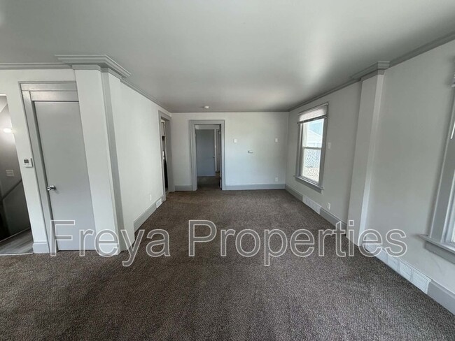 Photo - 3112 York St