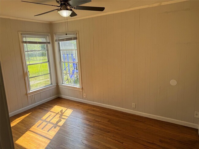 Photo - 7920 Findlay St