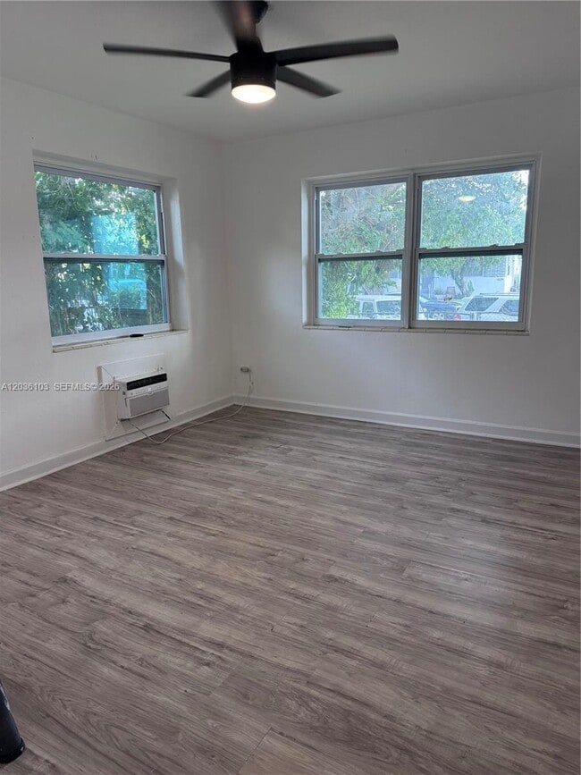 Photo - 1238 NE 110th St Unidad 1