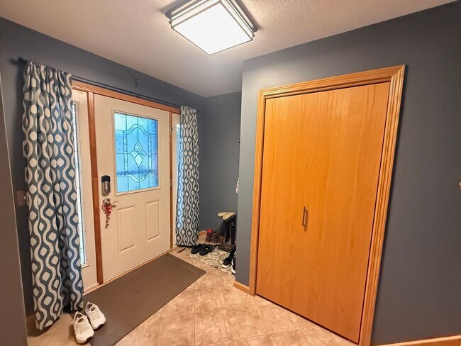 Photo - 331 Brookestone Dr SE