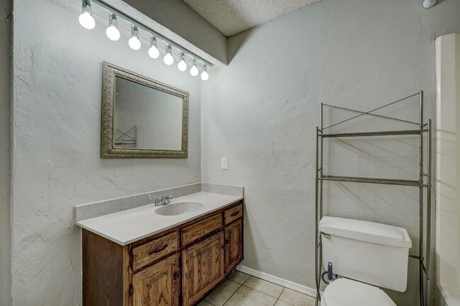 Photo - 4 bed, 2 bath home in Yukon