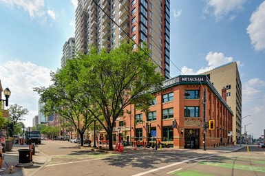 Photo - 10180-10104 104 Street NW