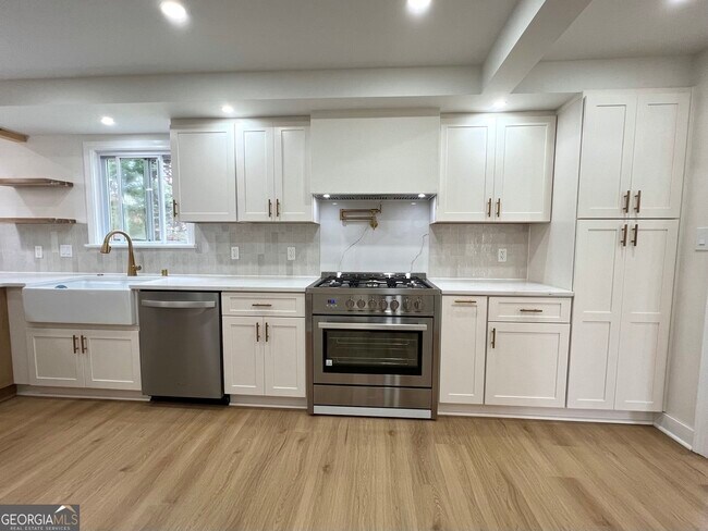 Photo - 2907 Clearbrook Dr