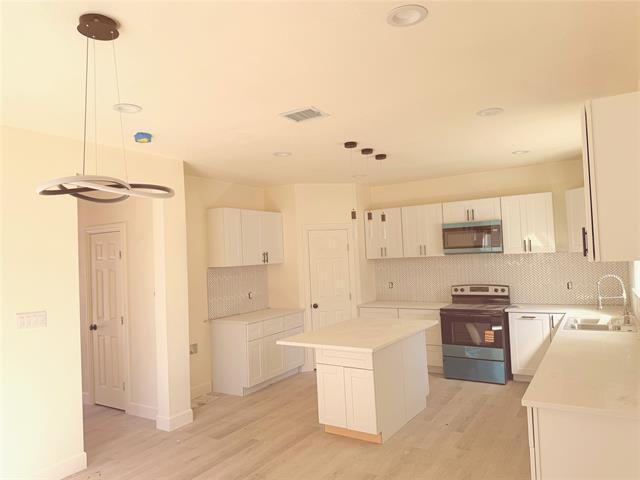 Photo - 4716 Frank St