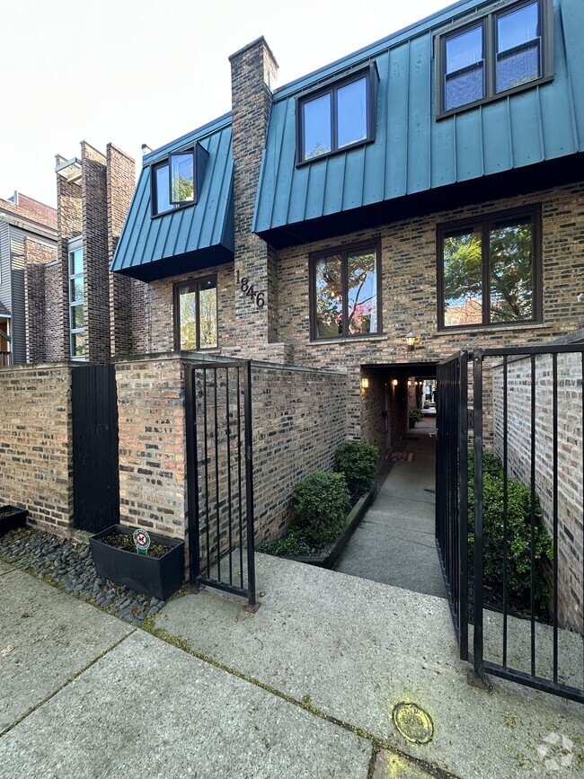 Building Photo - 1846 N Hudson Ave Unit 1846 Hudson Rental