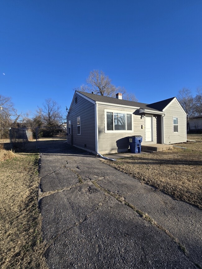 Photo - 1332 N Erie St