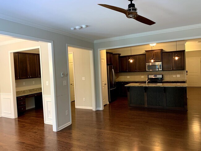 Photo - 204 Princess Pl