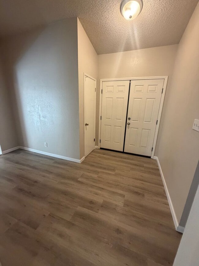 Photo - 3520 Sesame St