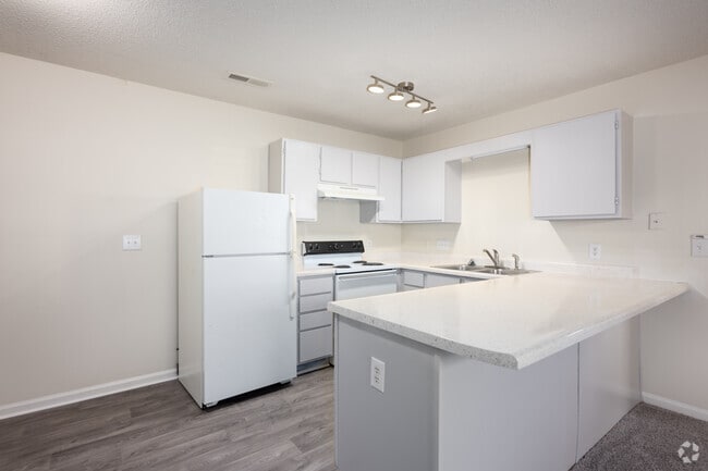 1BR, 1BA - 600SF - Kitchen