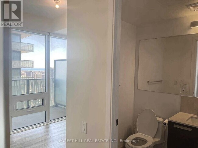 Photo - 42 Charles St E Unité 3701