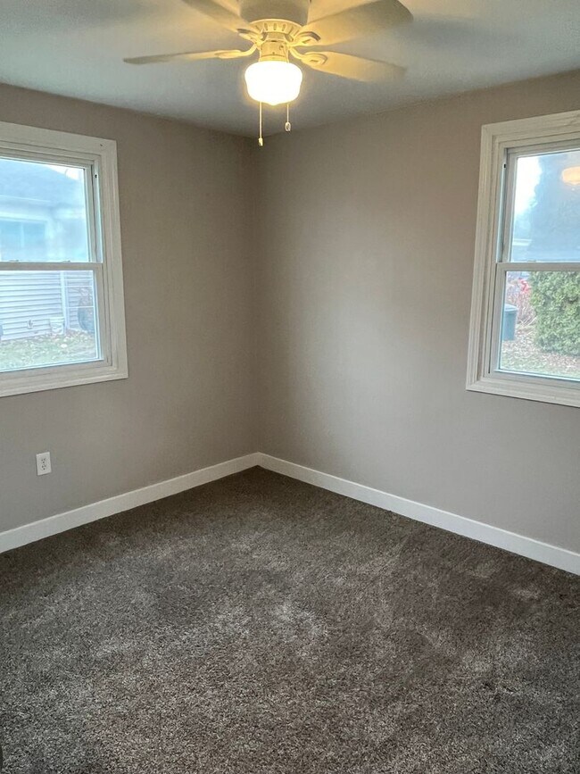 Photo - Molette Home in the heart of Moline.