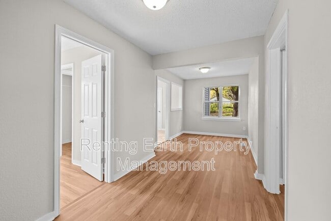 Photo - 7404 Paris Ave