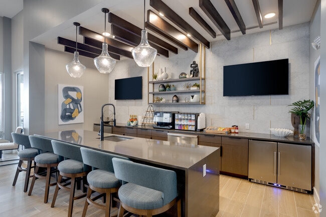 Clubhouse - Bayfront On Sand Lake