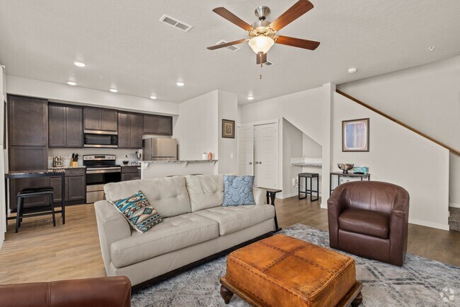 Building Photo - Beautiful Home in Garden City!