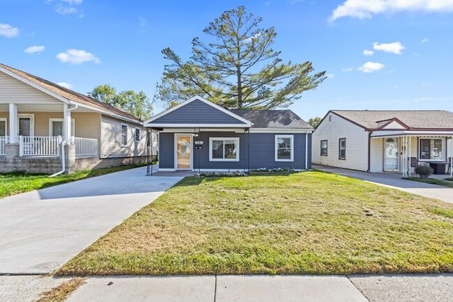 Photo - Beautifully Updated Ranch with large back ...